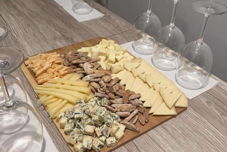 Cata de quesos y vinos en Santiago