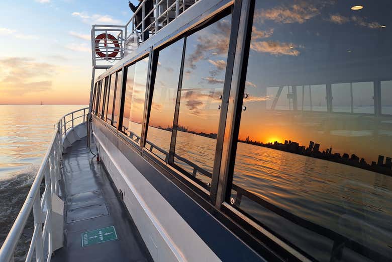 Paseo en barco por el Río de la Plata hasta La Boca