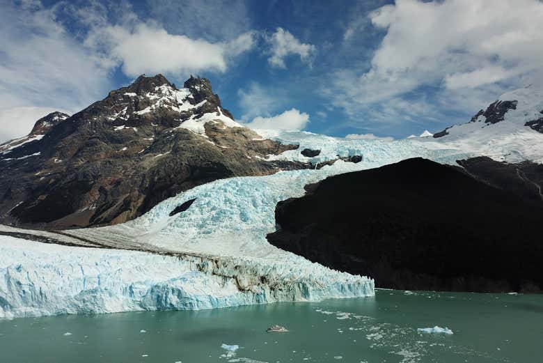 Barco VIP y senderismo por el Parque de los Glaciares