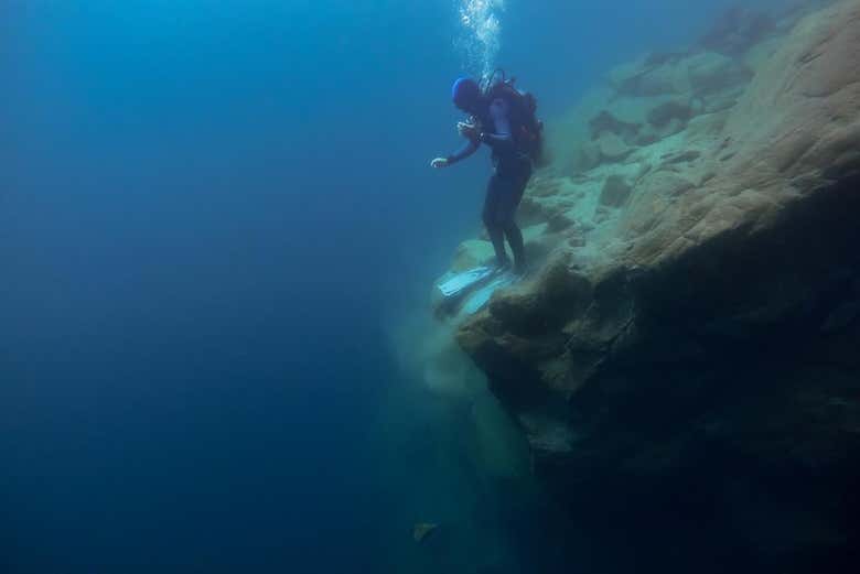 Buceo en el lago Moreno