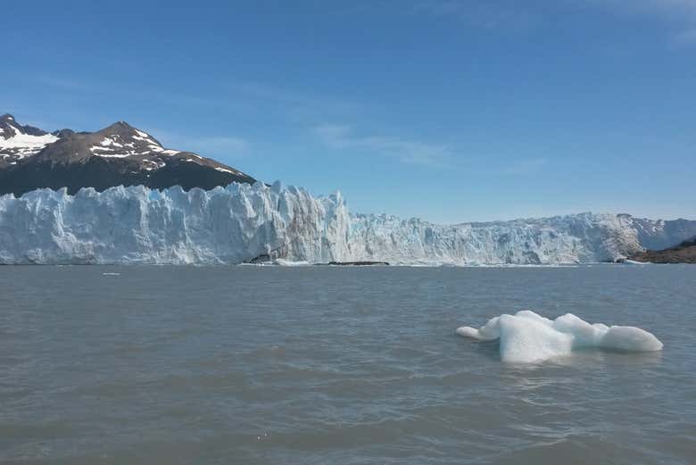Paseo en barco por la cara sur del Perito Moreno + Senderismo