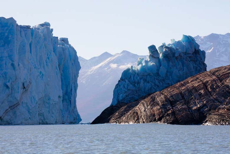 Estancia Nibepo Aike + Paseo en barco por el Perito Moreno