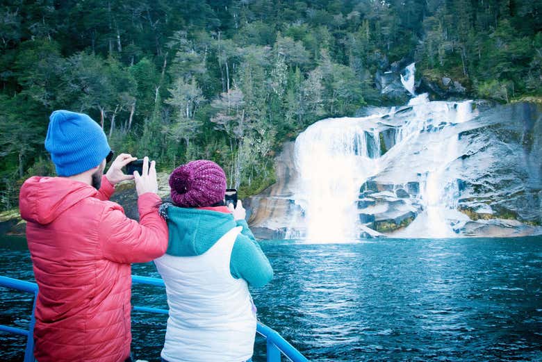Excursión a Puerto Blest y Cascada de los Cántaros