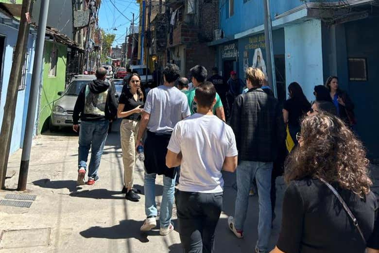 Tour de arte urbano por el barrio Mugica
