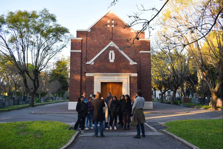 Tour por el Cementerio Británico