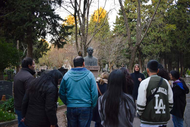Tour por el Cementerio Británico
