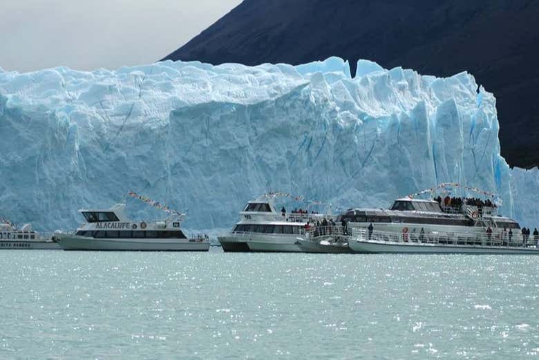 Paseo en barco por el glaciar Perito Moreno