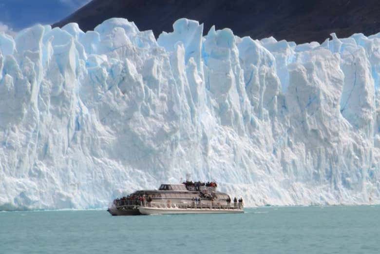 Paseo en barco por el glaciar Perito Moreno