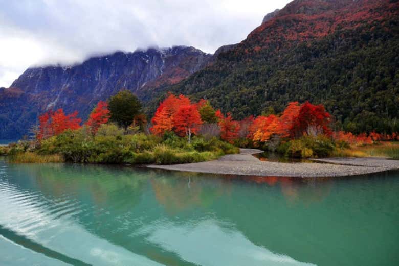Cruce andino por los lagos de la cordillera de los Andes
