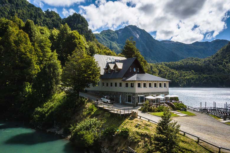 Cruce andino por los lagos de la cordillera de los Andes
