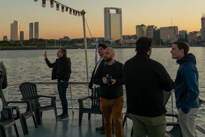 Paseo en barco al atardecer por el Río de la Plata
