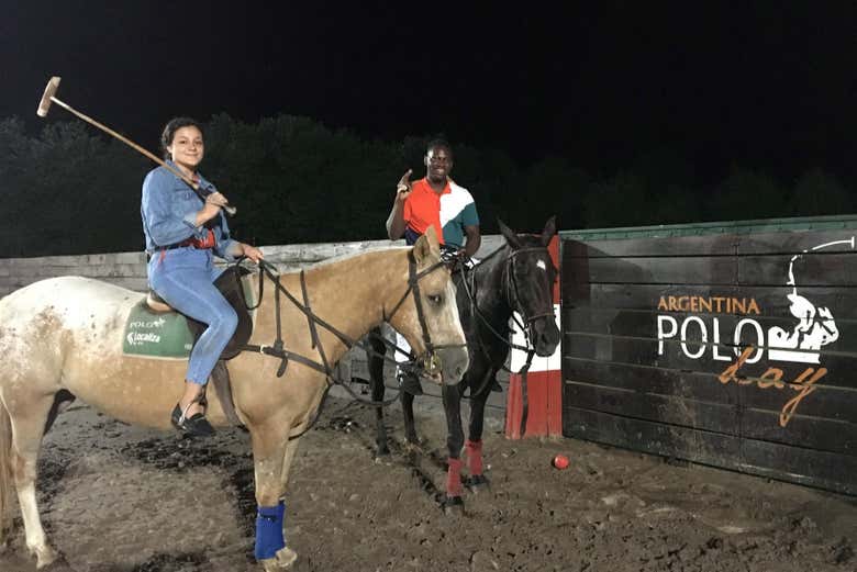 Polo nocturno en Capilla del Señor