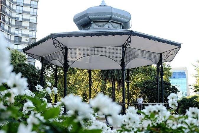 Tour por el Barrio Chino y el parque Barrancas de Belgrano