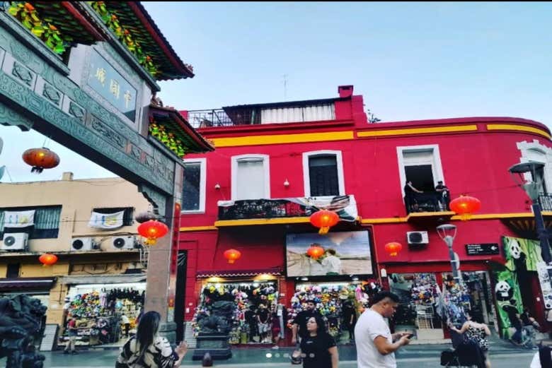 Tour por el Barrio Chino y el parque Barrancas de Belgrano