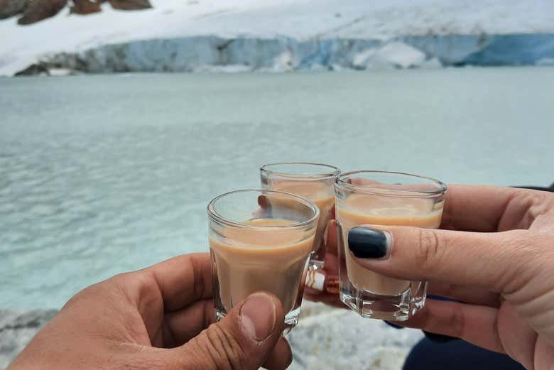 Trekking de 2 días hasta el glaciar Ojo del Albino