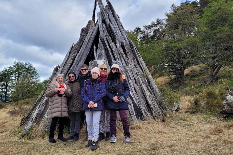 Excursión a Puerto Almanza y la laguna Victoria + Comida en el Canal Beagle