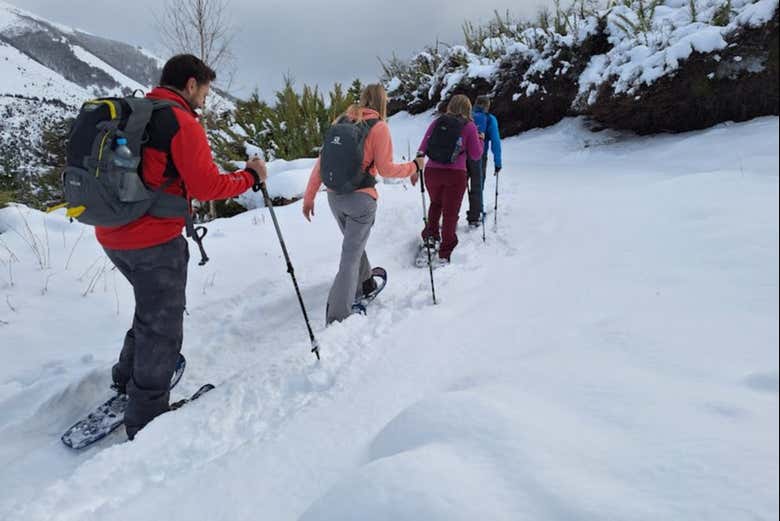 Paseo con raquetas de nieve por el Cerro San Martín