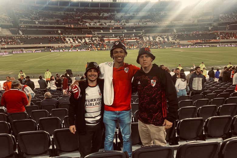 Partido de fútbol en Buenos Aires con guía local