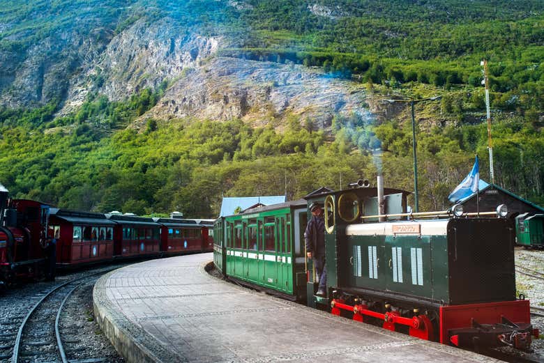 Excursión al Parque Nacional Tierra del Fuego + Tren del Fin del Mundo