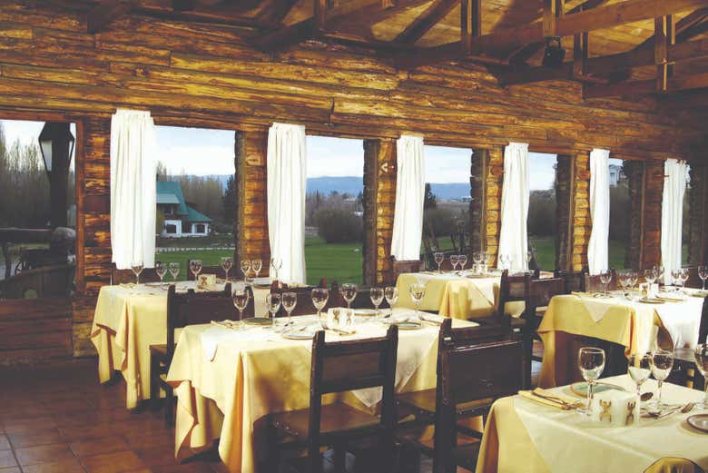 Cena con espectáculo en la Estancia 25 de mayo