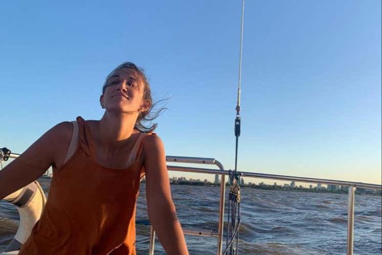 Paseo en velero por el río de la Plata con aperitivo