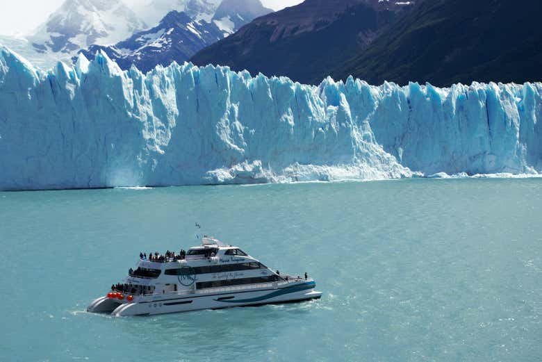 Barco y senderismo por el Parque de los Glaciares con comida