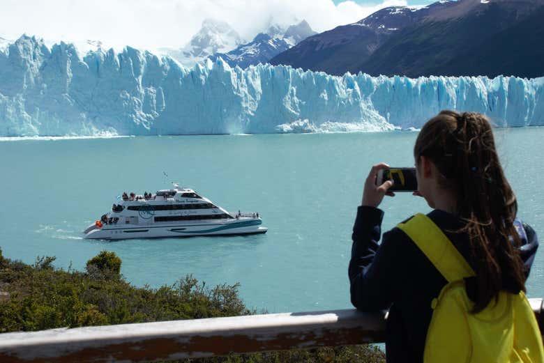 Barco y senderismo por el Parque de los Glaciares con comida