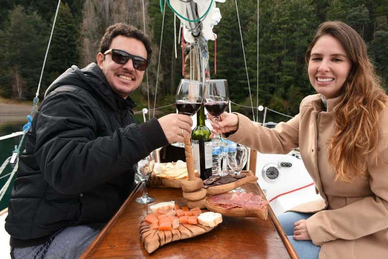 Paseo en velero por el Lago Nahuel Huapi