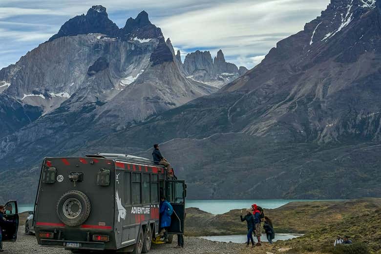 Excursión a Torres del Paine + Trekking hasta el lago Pehoé