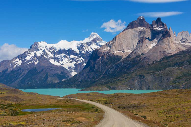 Excursión a Torres del Paine + Trekking hasta el lago Pehoé