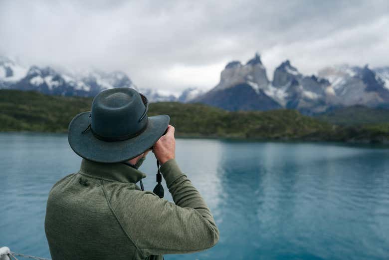 Excursión a Torres del Paine + Trekking hasta el lago Pehoé