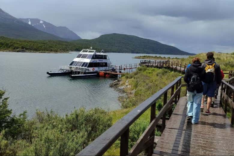 Tour por Tierra del Fuego + Barco a la isla Redonda