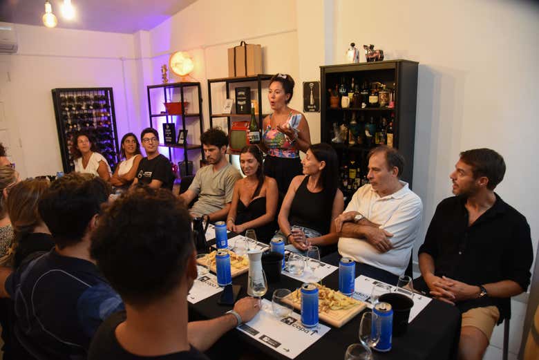 Cata de vinos en el barrio de Floresta