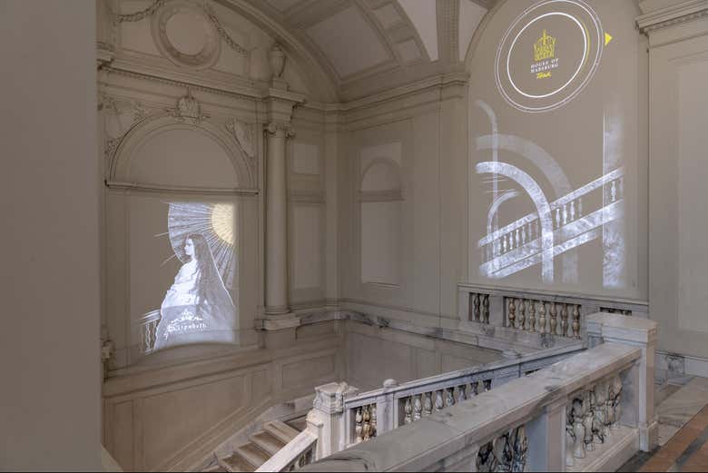 Entrada al Nuevo Palacio de Hofburg con audioguía
