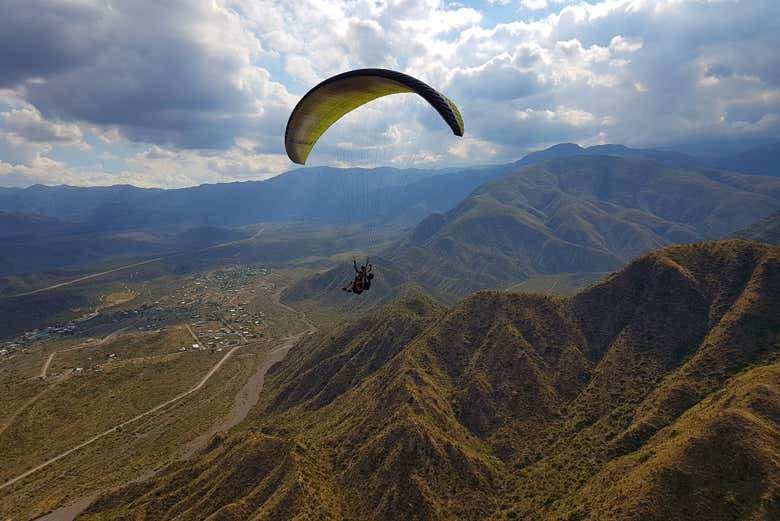 Vuelo en parapente por Mendoza