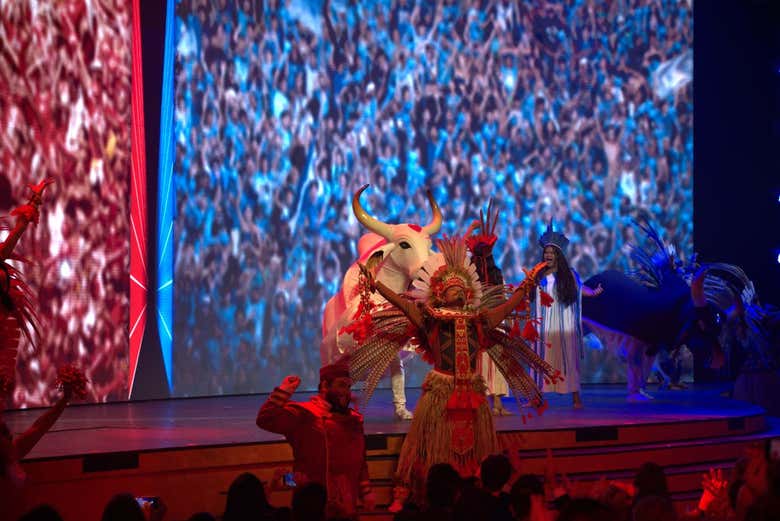 Transporte y cena en el espectáculo de Roxy Dinner Show