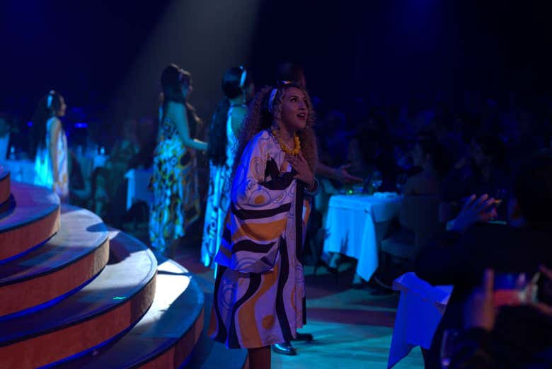 Transporte y cena en el espectáculo de Roxy Dinner Show