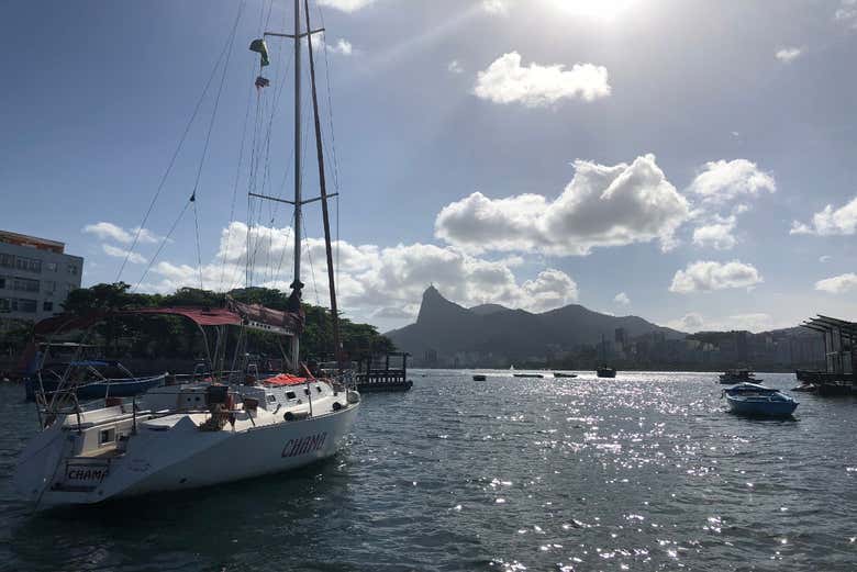 Paseo en velero al atardecer por Río