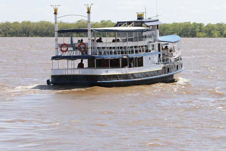 Paseo en barco por el Hito de las Tres Fronteras