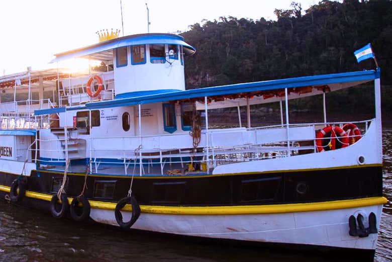 Paseo en barco por el Hito de las Tres Fronteras