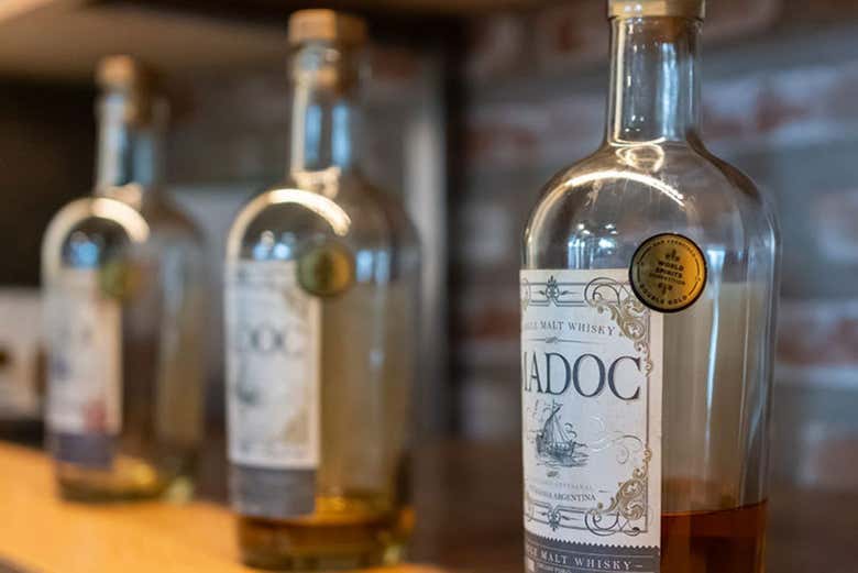 Tour del vermut, el whisky y la ginebra por Dina Huapi