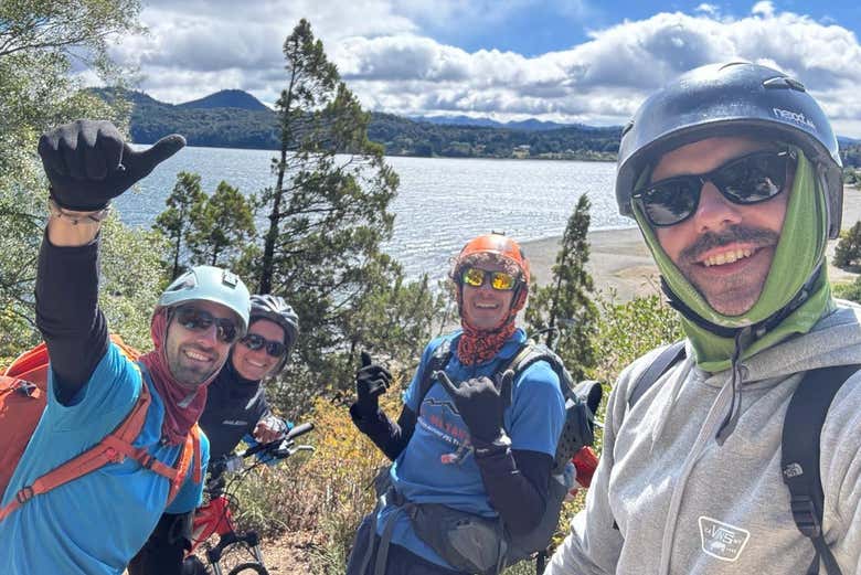 Tour en bicicleta por Colonia Suiza y Villa Los Coihues