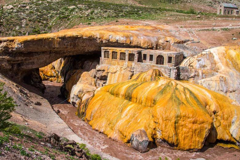Trekking al campamento Confluencia del Aconcagua
