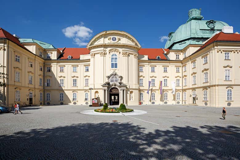 Entrada al monasterio de Klosterneuburg