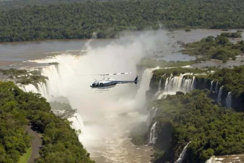 Paseo en helicóptero por las Cataratas de Iguazú