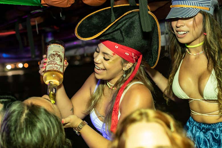 Fiesta en barco por Río de Janeiro