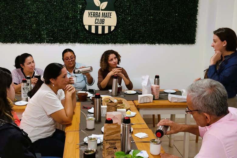 Taller de mate argentino en Puerto Iguazú