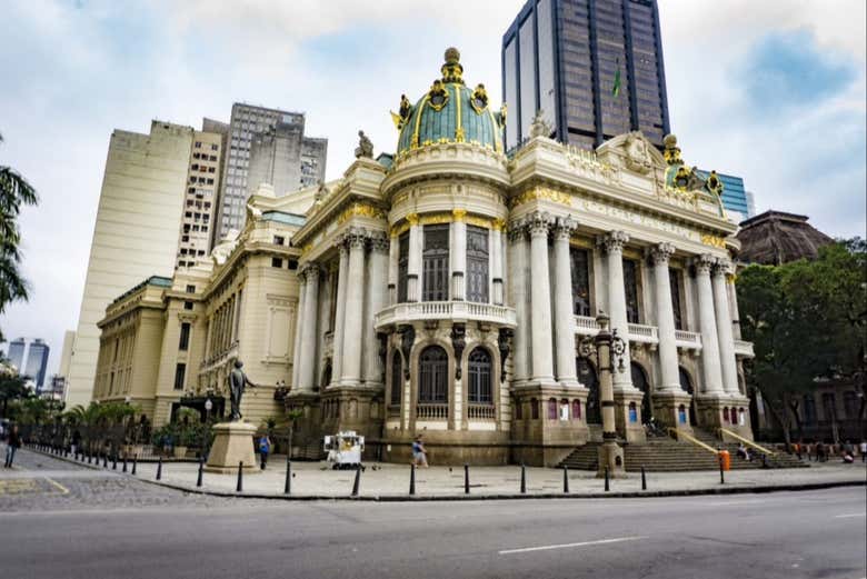 Tour por el Teatro Municipal, Biblioteca Nacional y Real Gabinete