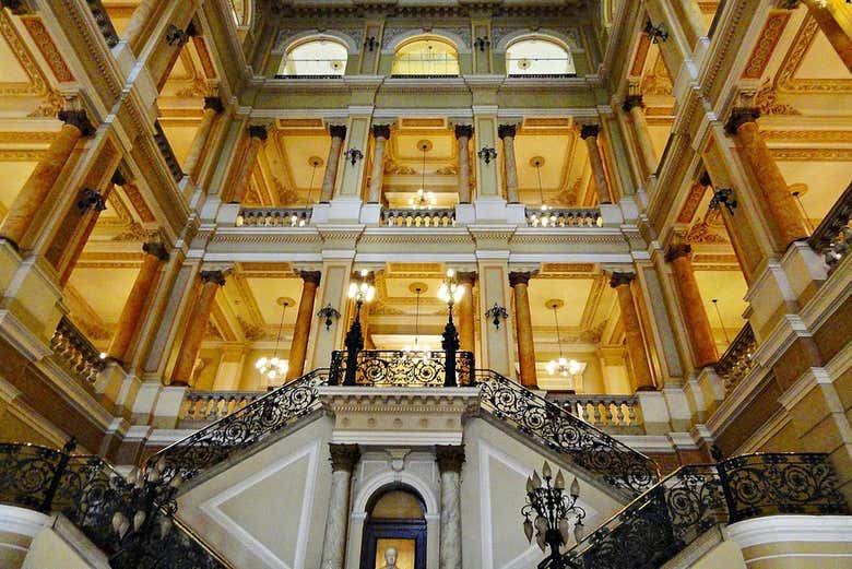 Tour por el Teatro Municipal, Biblioteca Nacional y Real Gabinete