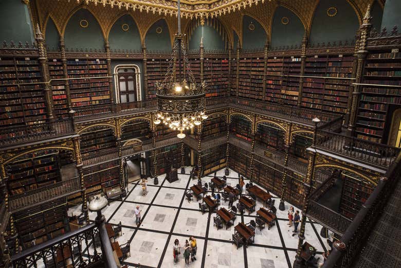 Tour por el Teatro Municipal, Biblioteca Nacional y Real Gabinete
